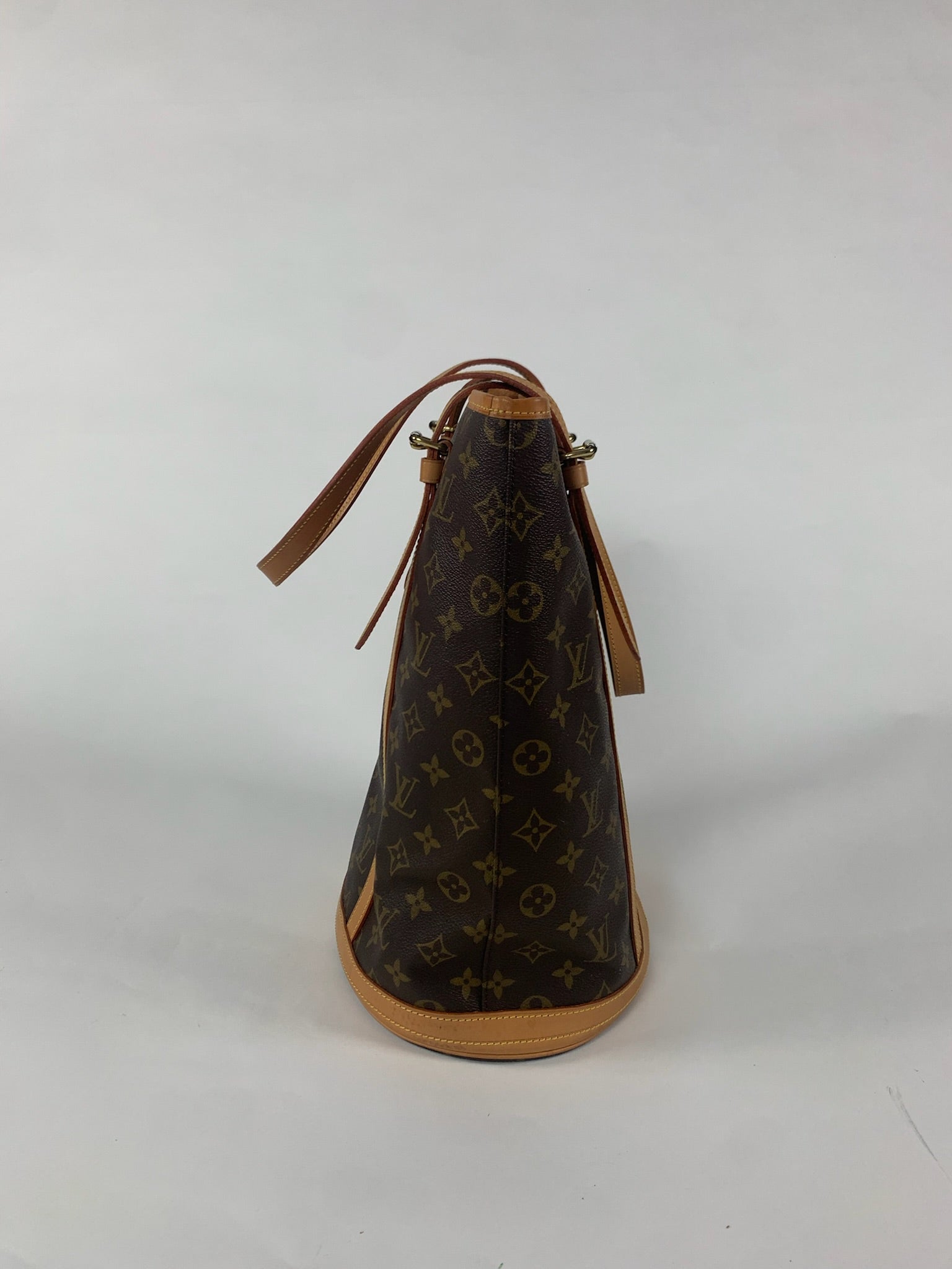 Louis Vuitton Bucket MM