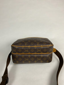 Louis Vuitton Reporter PM