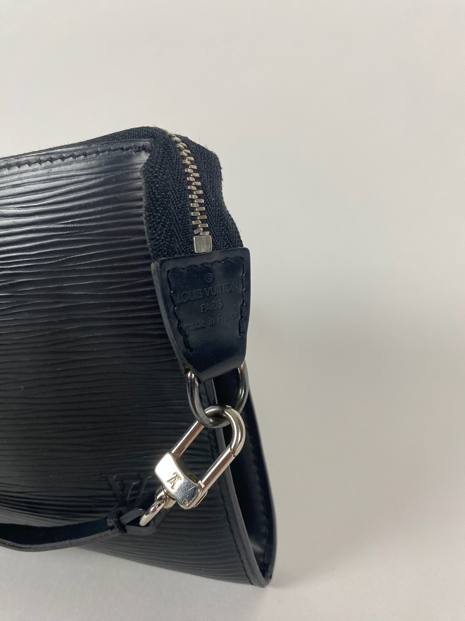 Louis Vuitton Epi-Leder Pochette