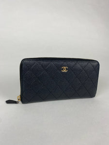 Chanel Classic Zippy Caviar Skin