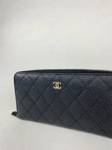 Chanel Classic Zippy Caviar Skin