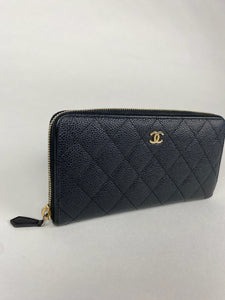 Chanel Classic Zippy Caviar Skin