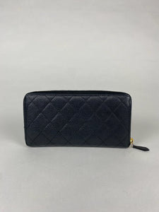 Chanel Classic Zippy Caviar Skin